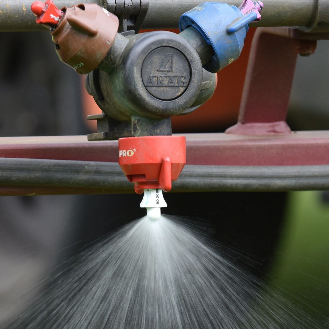 Spraying Aids
